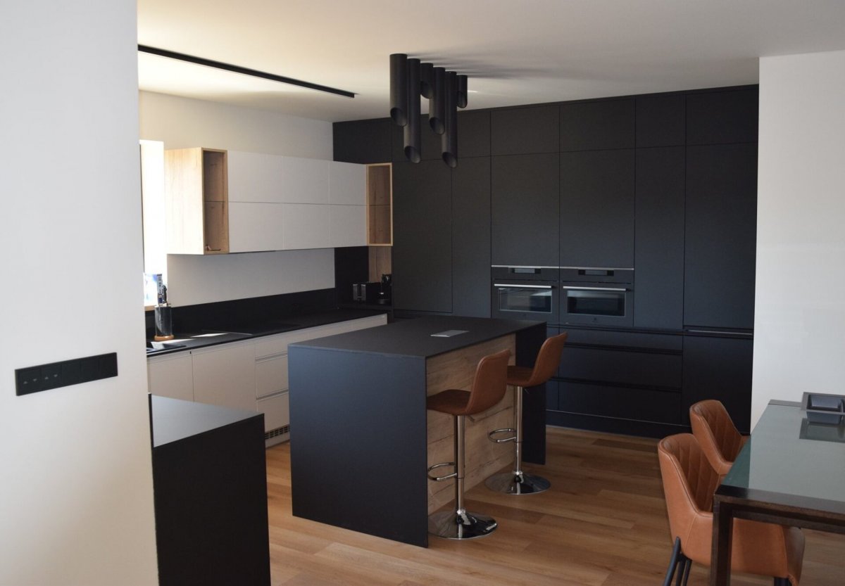 Kuchyně v matu Kuchyně v matu