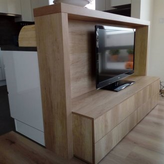 Obývací stěna doplňující stávající kuchyňskou linku